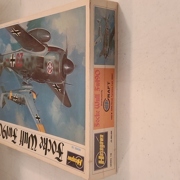 Hasegawa- Focke Wulf Fw190 German Fighter - Picture 9 of 14